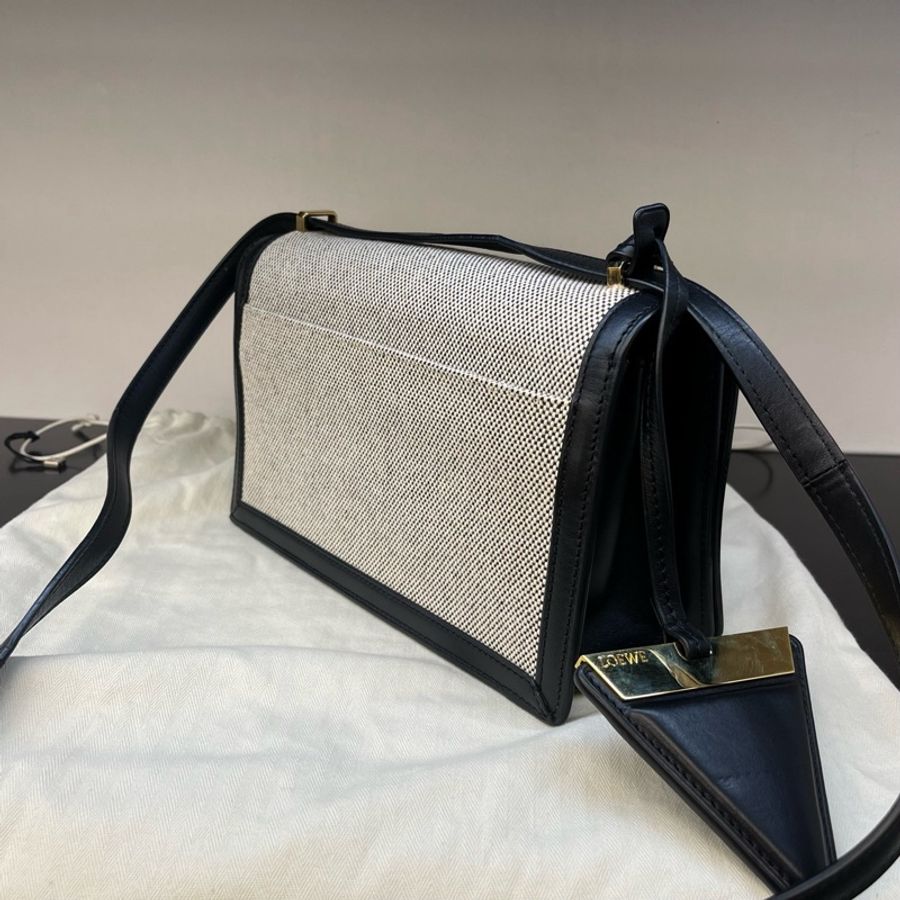 Loewe羅意威 Barcelone巴塞羅那帆布拼皮斜挎包 附件防塵袋-3