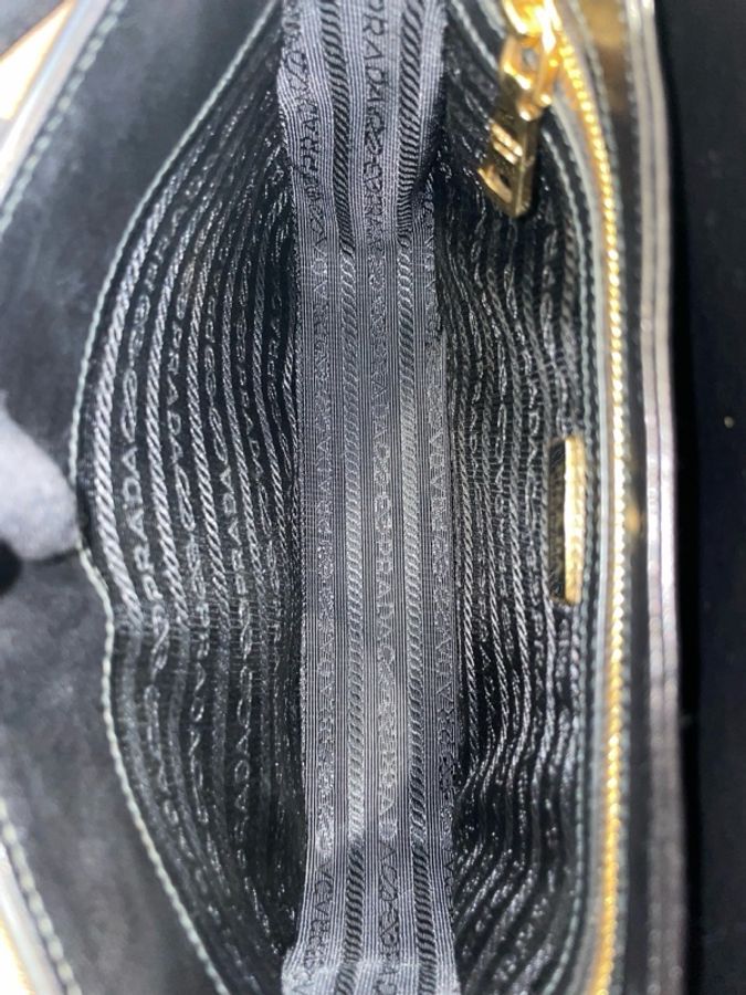 PRADA 普拉达 黑金豆腐包 附塵袋 小塵袋 卡片 20*5.5*15 7-7