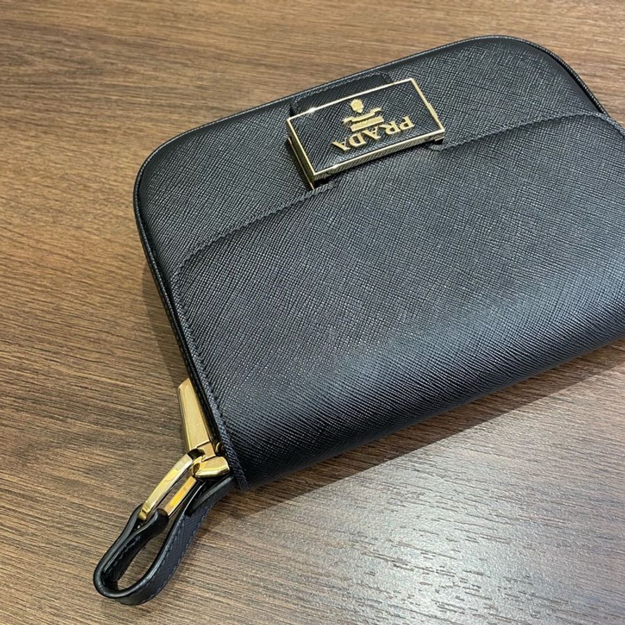PRADA 普拉达 黑金豆腐包 附塵袋 小塵袋 卡片 20*5.5*15 7-8