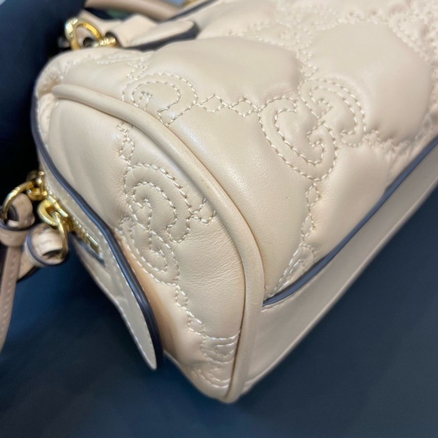 98新🤍#Gucci #GGMatelassé #奶茶色迷你 #盒子塵袋購證寬背帶-4