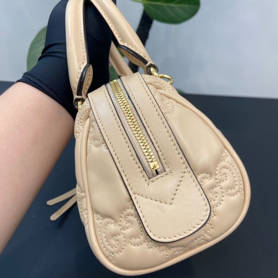 98新🤍#Gucci #GGMatelassé #奶茶色迷你 #盒子塵袋購證寬背帶-5