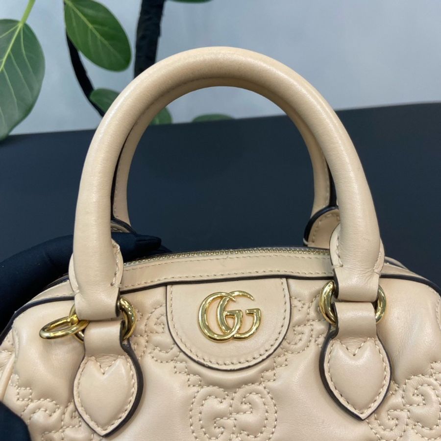 98新🤍#Gucci #GGMatelassé #奶茶色迷你 #盒子塵袋購證寬背帶-8