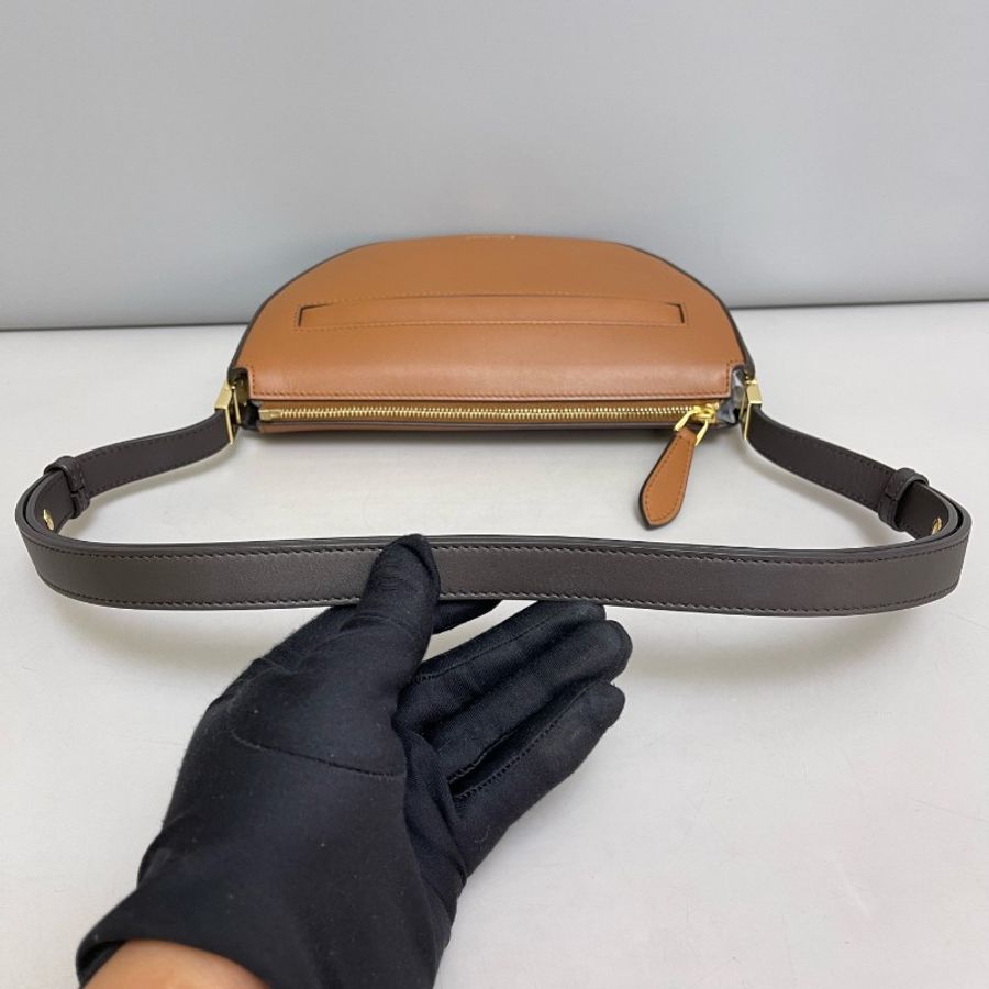 Burberry 焦糖色拼色半月單肩斜挎包-5