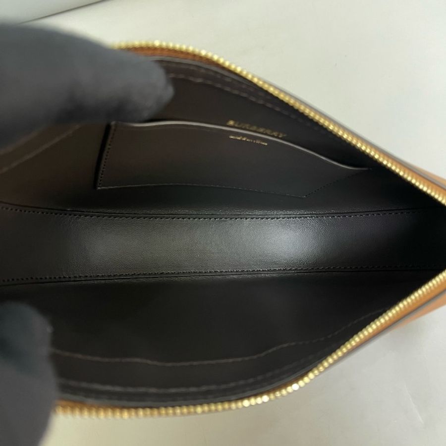 Burberry 焦糖色拼色半月單肩斜挎包-8