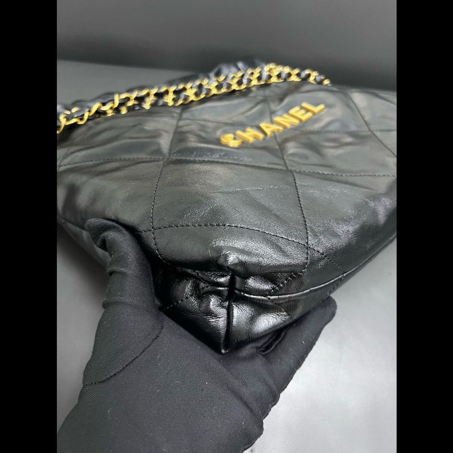 CHANEL 22Bag small
黑金 小號-5