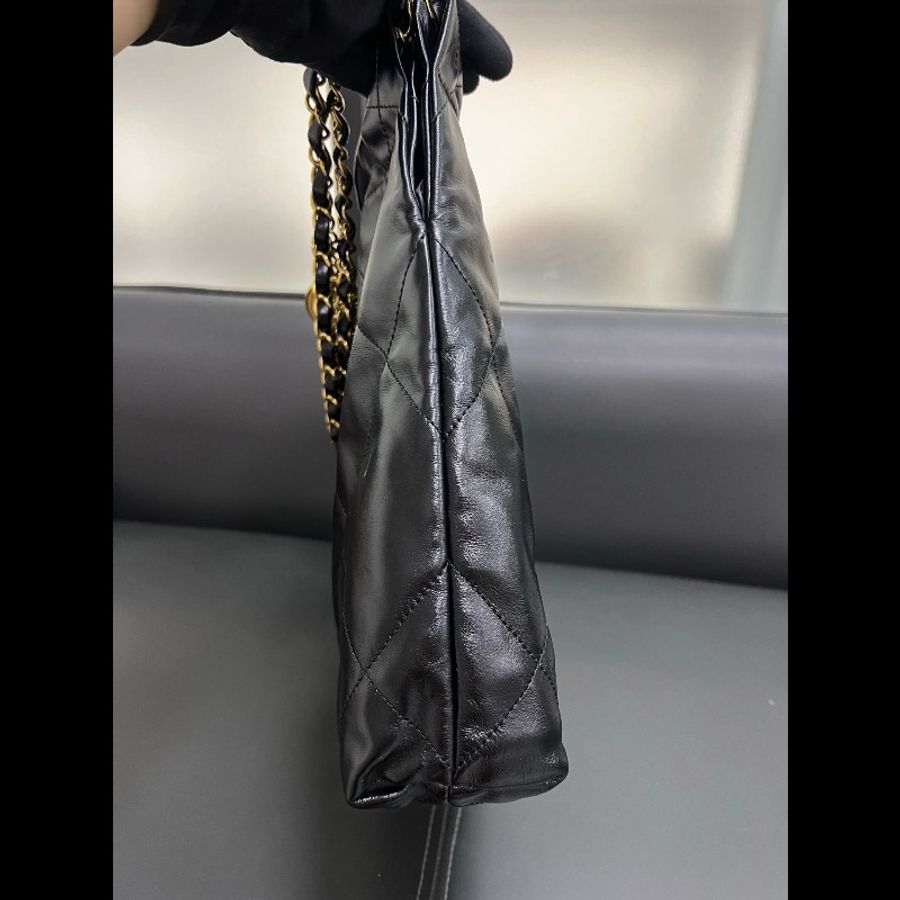 CHANEL 22Bag small
黑金 小號-10