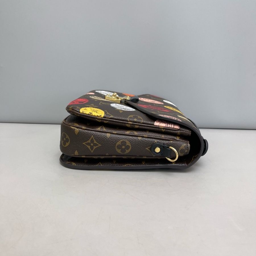 Louis Vuitton 老花羅浮宮徽章限量款郵差包 晶片款-2