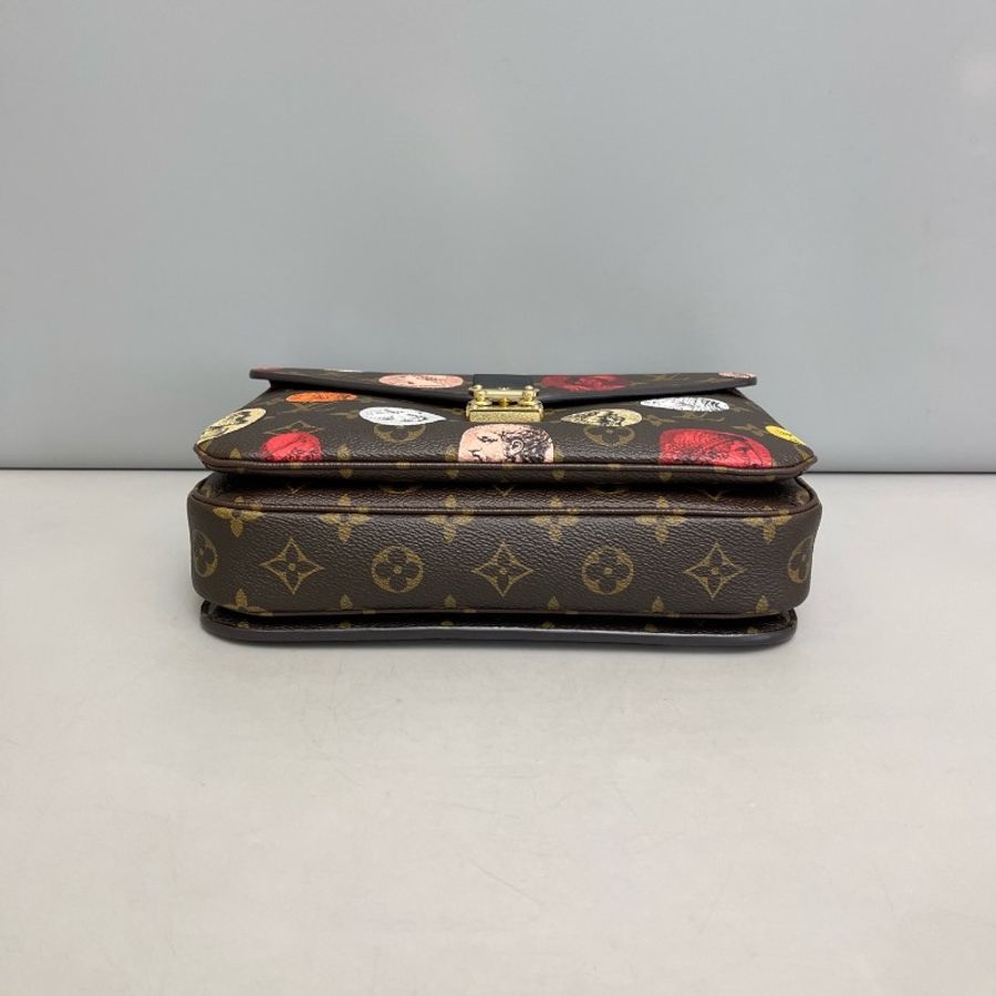 Louis Vuitton 老花羅浮宮徽章限量款郵差包 晶片款-4