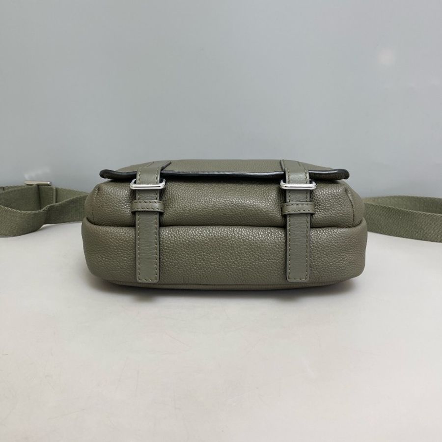Loewe Military小號軍綠色全皮荔枝紋郵差包-4