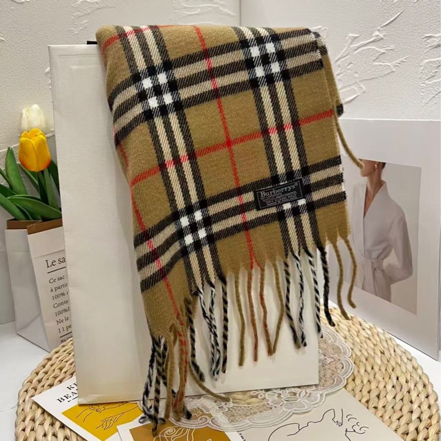 Burberry 經典格紋100%羊毛圍巾-4