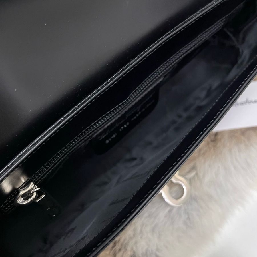salvatoreferragamo菲拉格慕黑銀單肩包-10