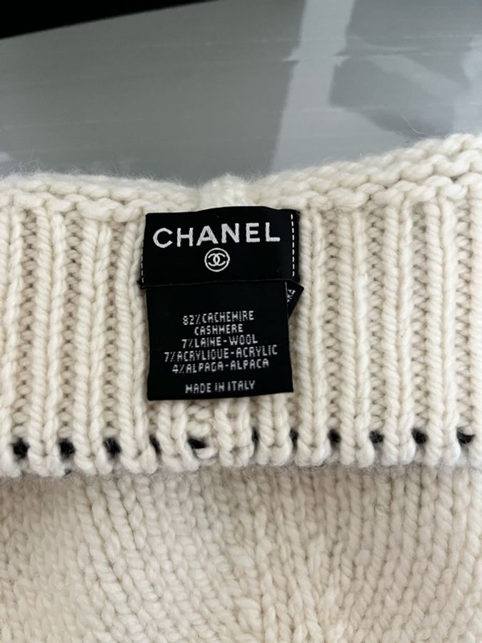 CHANEL 26A 大雙C Logo 奶白色毛帽/冷帽|全新|附購證|經典黑白配色-29