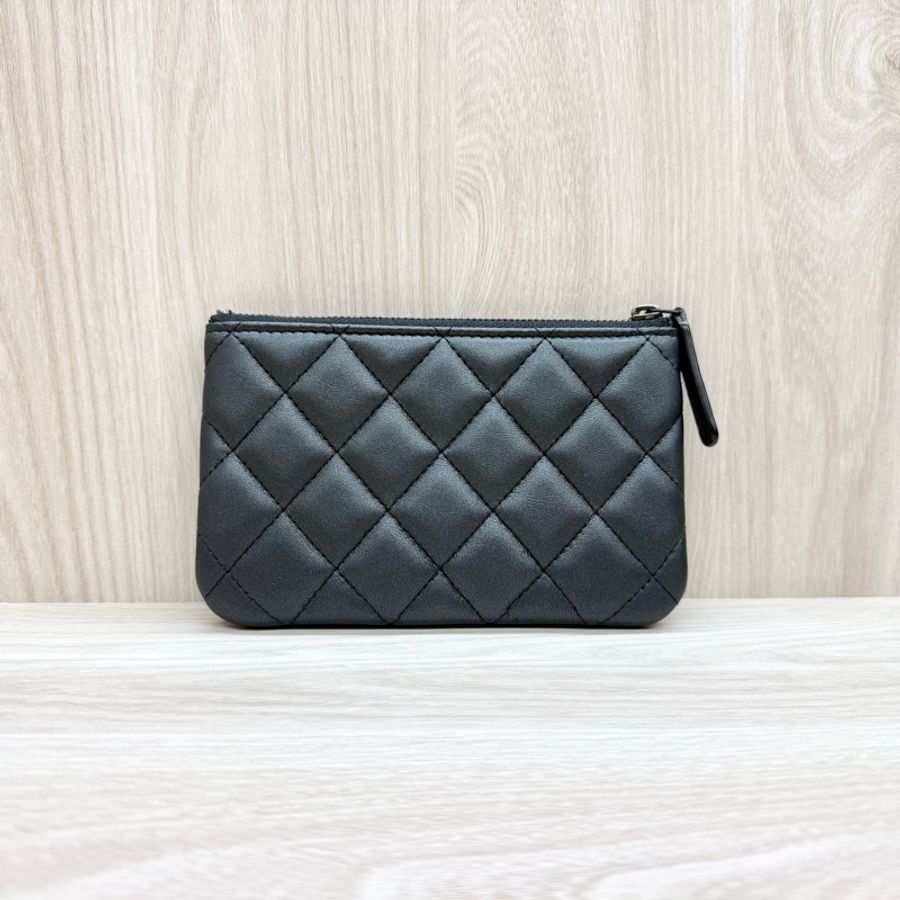 CHANEL近全新🖤黑牛皮黑釦零錢包A82365-2