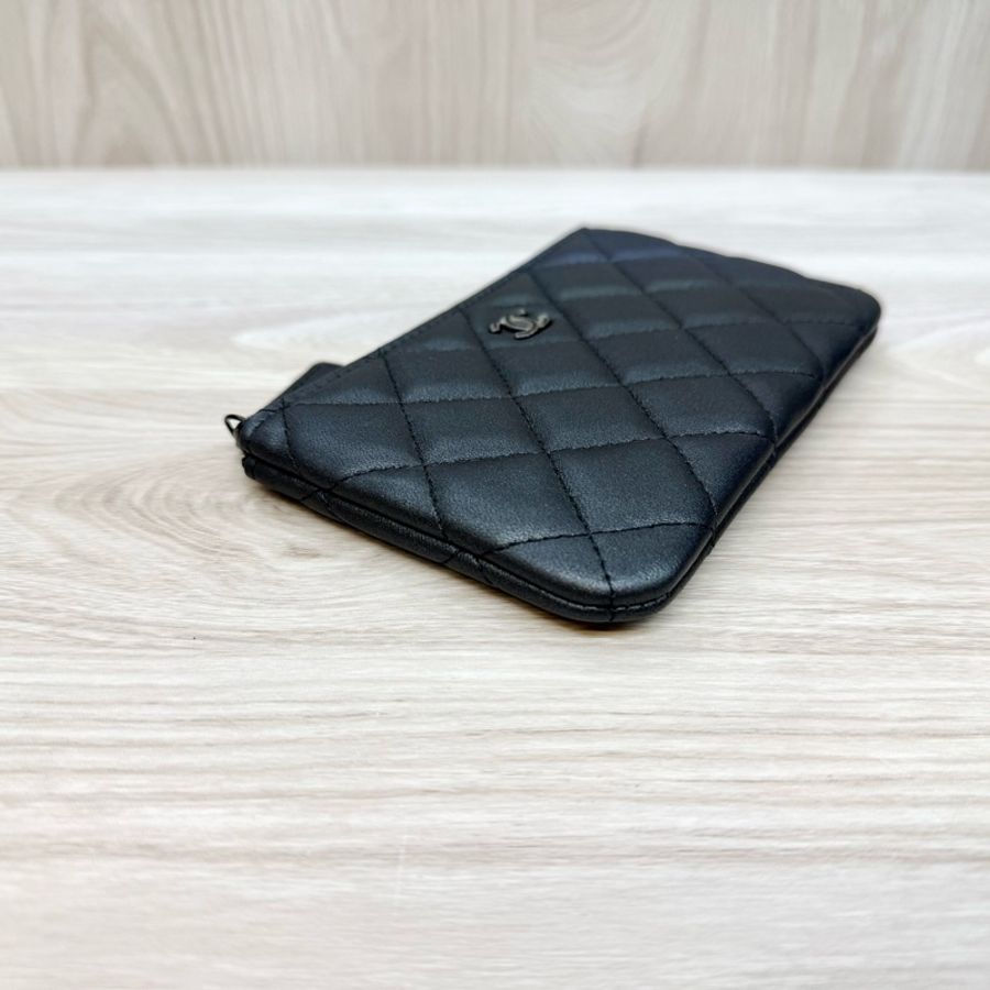 CHANEL近全新🖤黑牛皮黑釦零錢包A82365-4