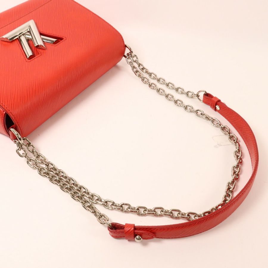 LOUIS VUITTON Epi Twist MM鏈帶肩背袋-7