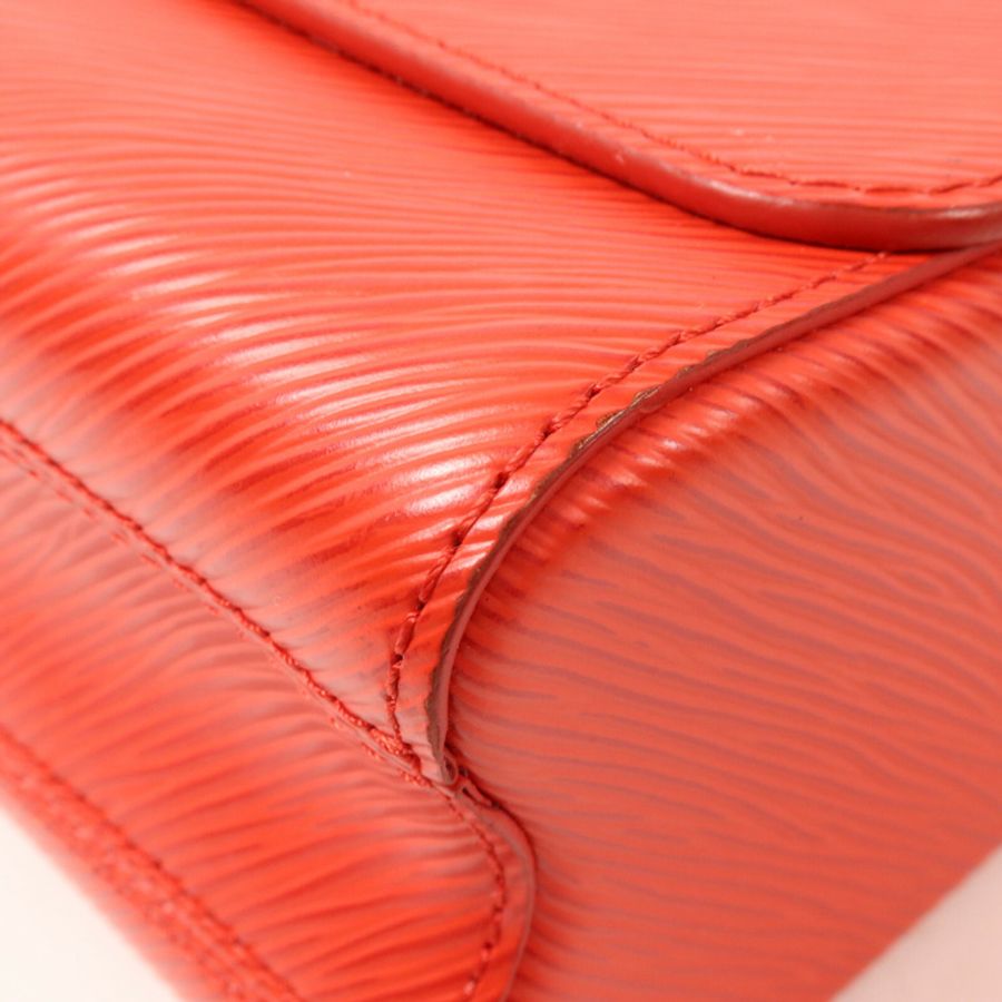 LOUIS VUITTON Epi Twist MM鏈帶肩背袋-11