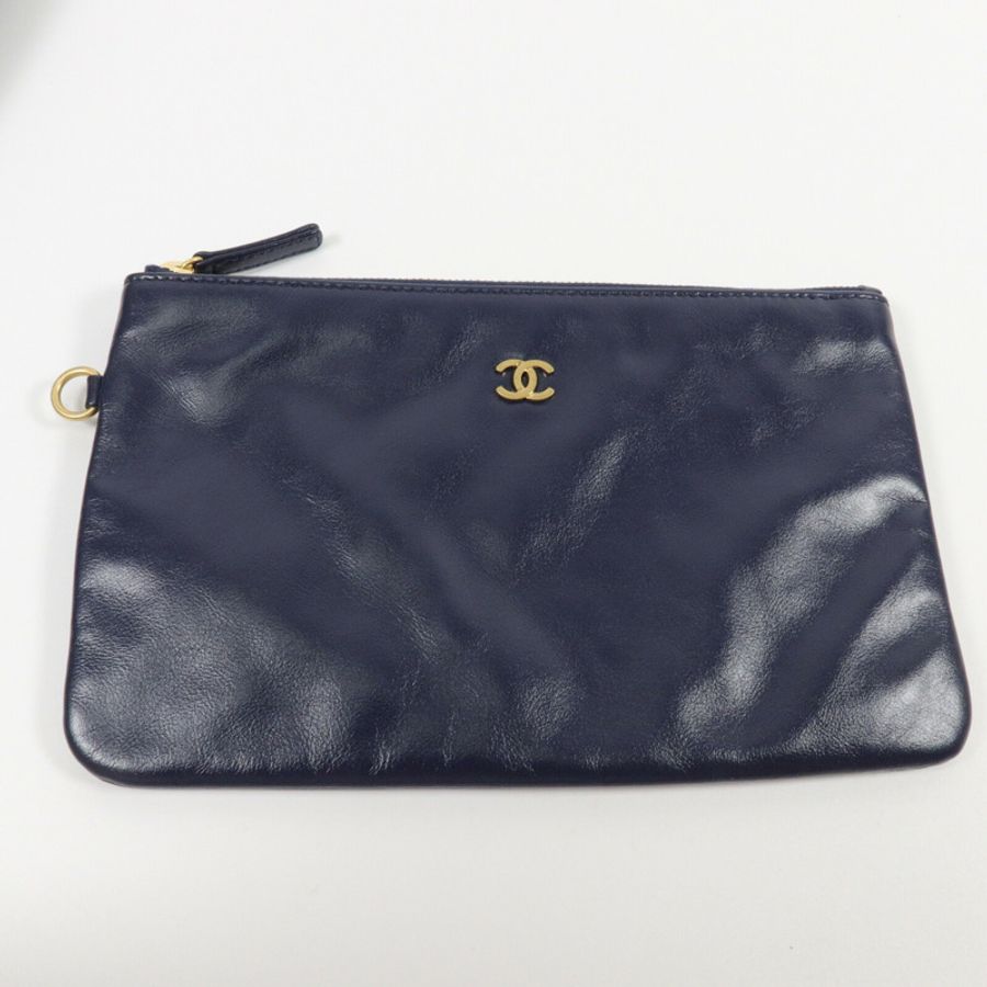 CHANEL 牛皮皮革Chanel 22 Medium鏈帶肩背袋-7