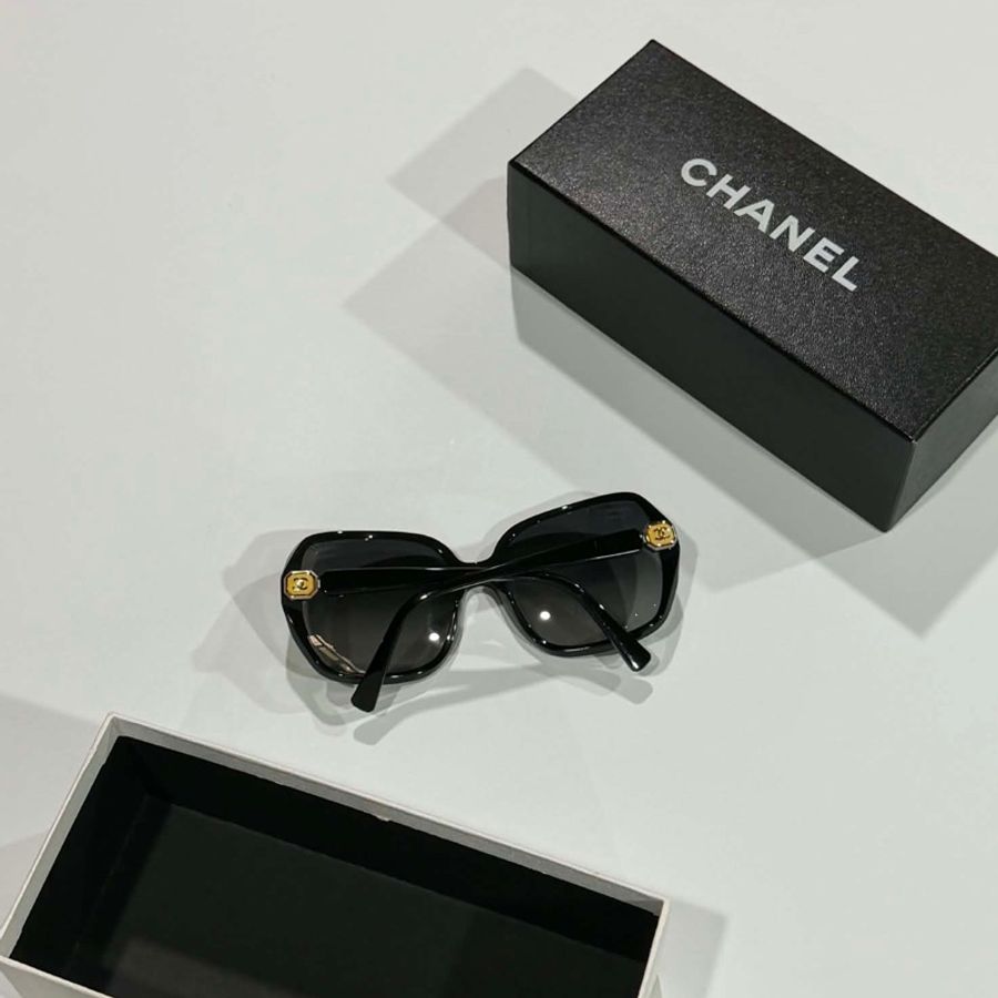最低價最低價🕶️Chanel經典百搭黑框-1
