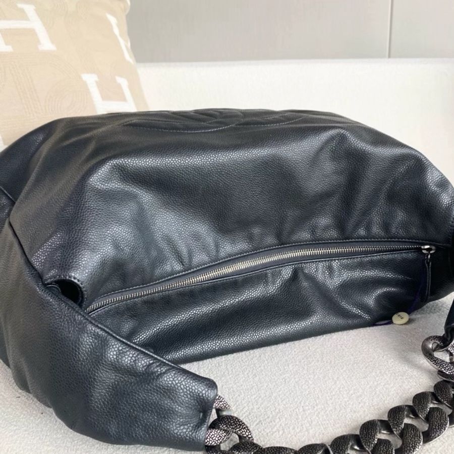 稀有大包登場✨✨CHANEL雙C大Logo Hobo必收‼️-8