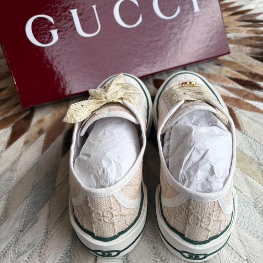 GUCCI 滿版LOGO帆布鞋-白-2