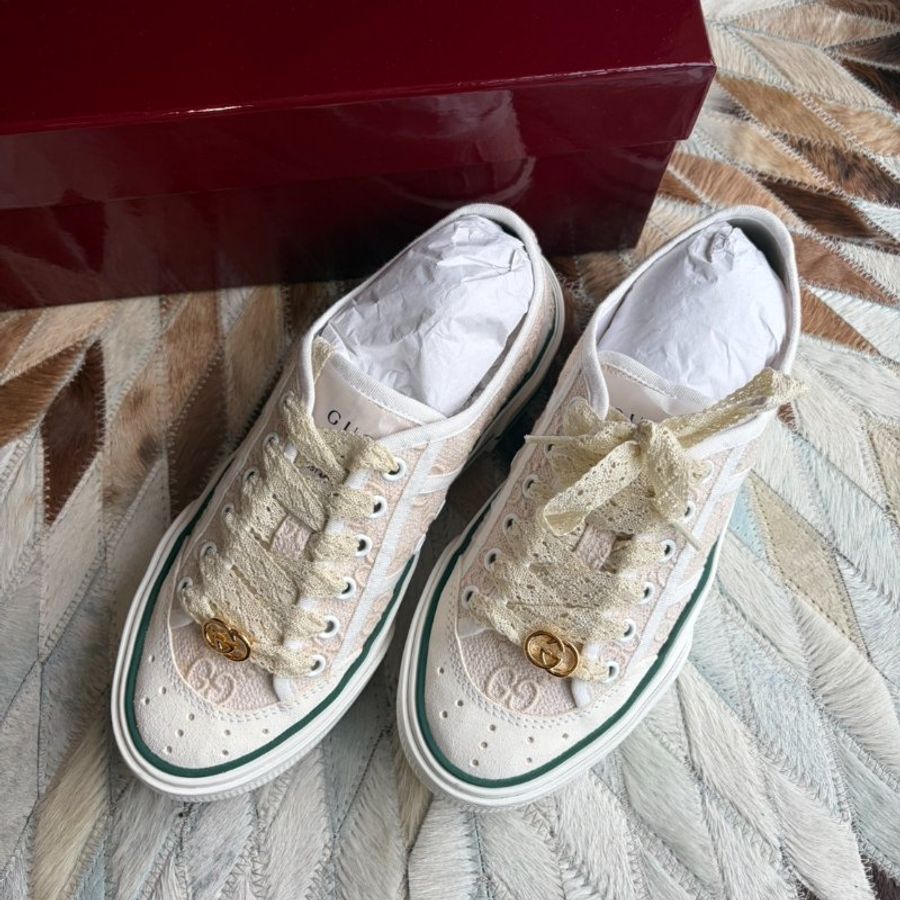 GUCCI 滿版LOGO帆布鞋-白-4