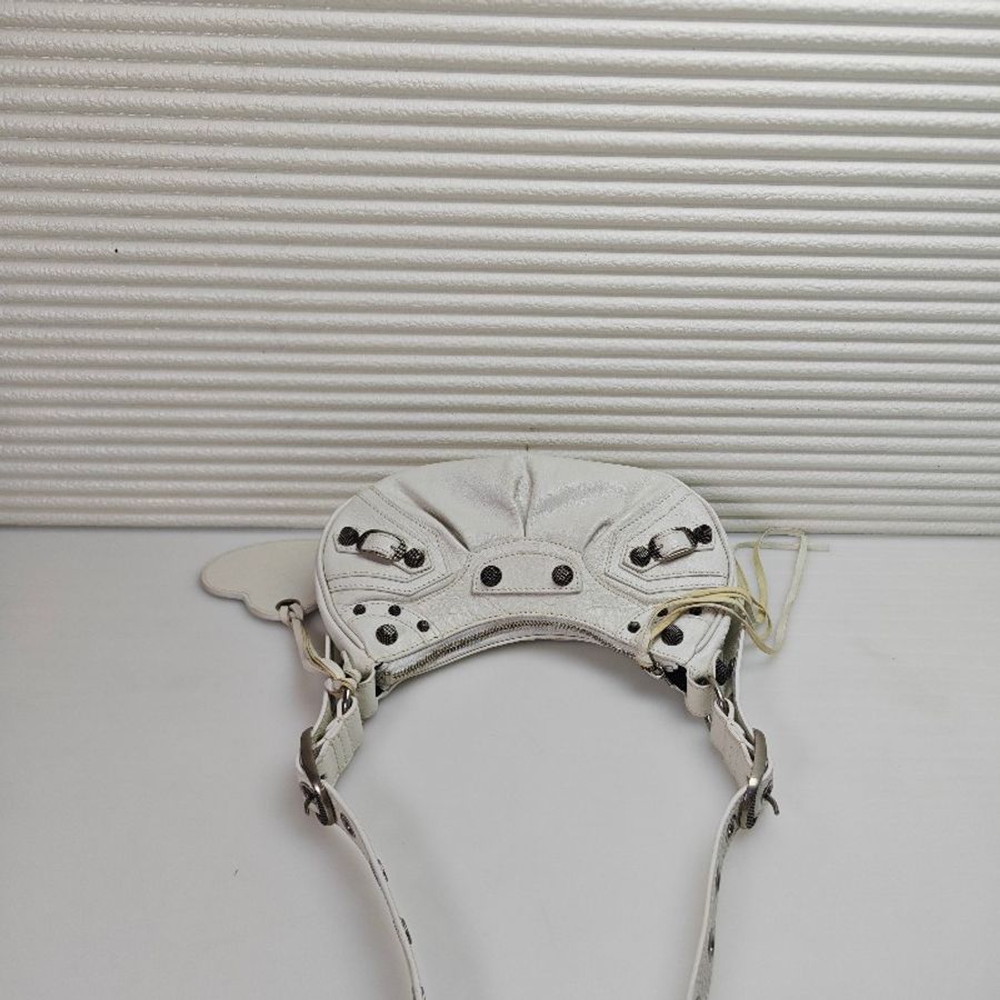 Balenciaga LE CAGOLE月牙包機車包單肩包-4