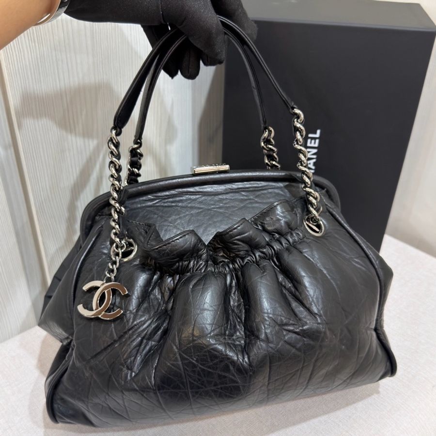Chanel香奈兒黑銀泡芙托特包-0