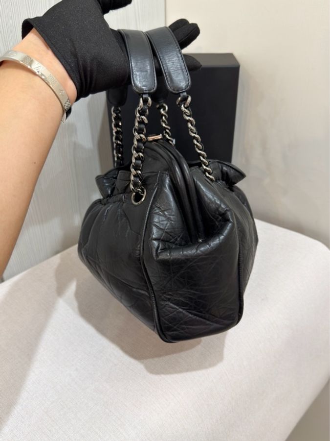 Chanel香奈兒黑銀泡芙托特包-2