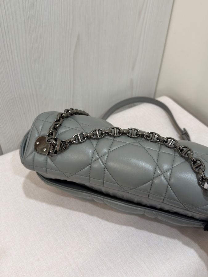 #近新帶膜 #全配🈶購證 #專櫃12萬 Dior caro 25cm中號 香芋灰紫-10