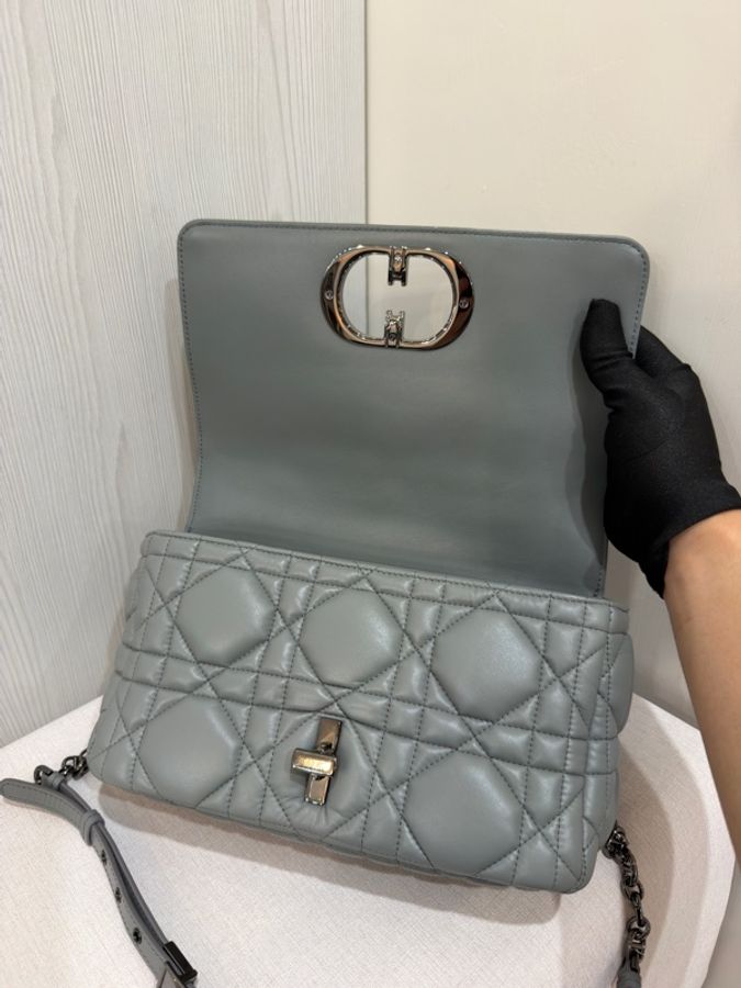 #近新帶膜 #全配🈶購證 #專櫃12萬 Dior caro 25cm中號 香芋灰紫-15