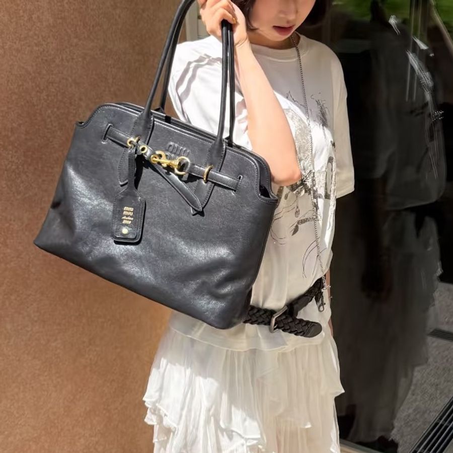 MIUMIU繆繆Aventure Nappa黑金托特包🈶購證專櫃原價1️⃣5️⃣萬-8