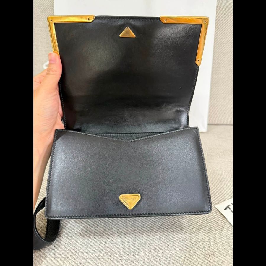 Prada 黑色肩背斜背包-20