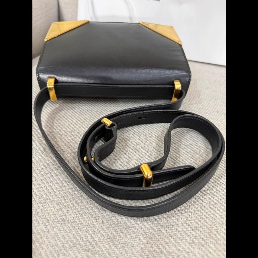 Prada 黑色肩背斜背包-22