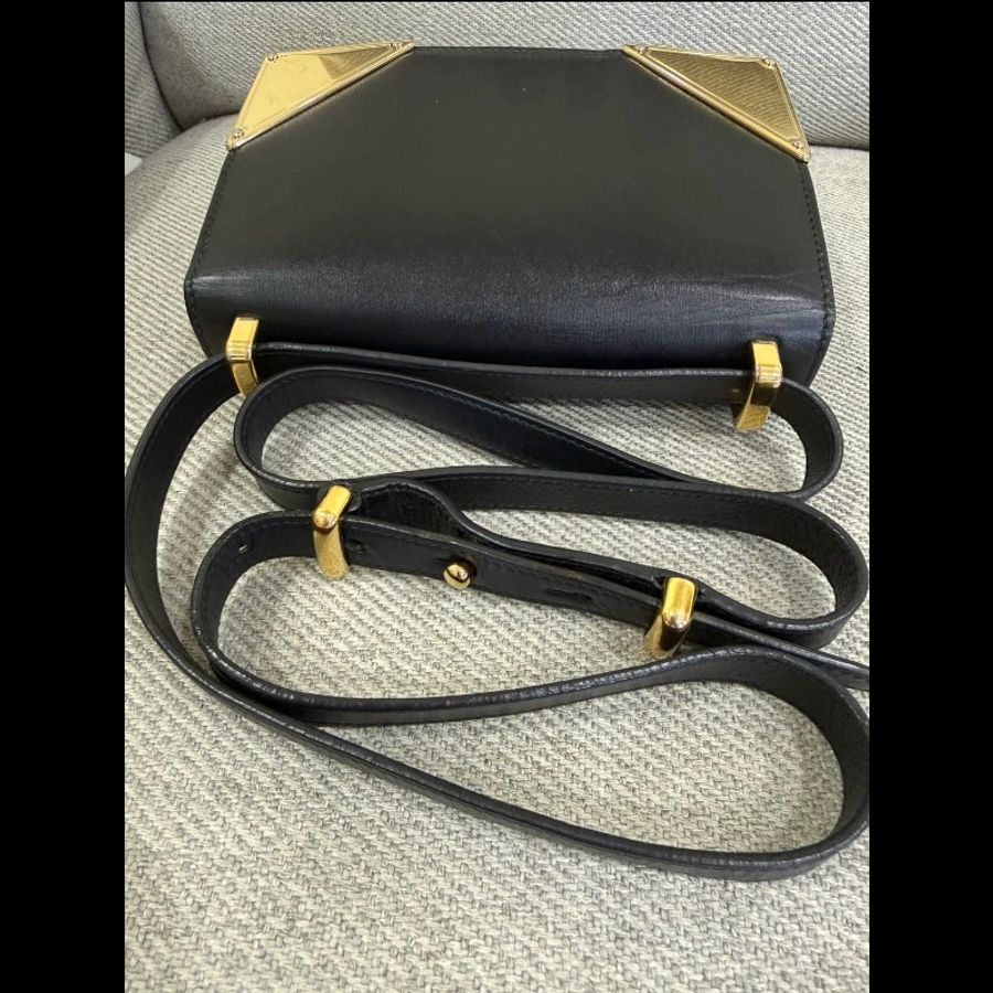 Prada 黑色肩背斜背包-29