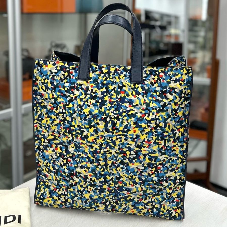 【近新閒置品】Fendi 迷彩 小怪獸 PVC拼皮 琴譜手提包-3