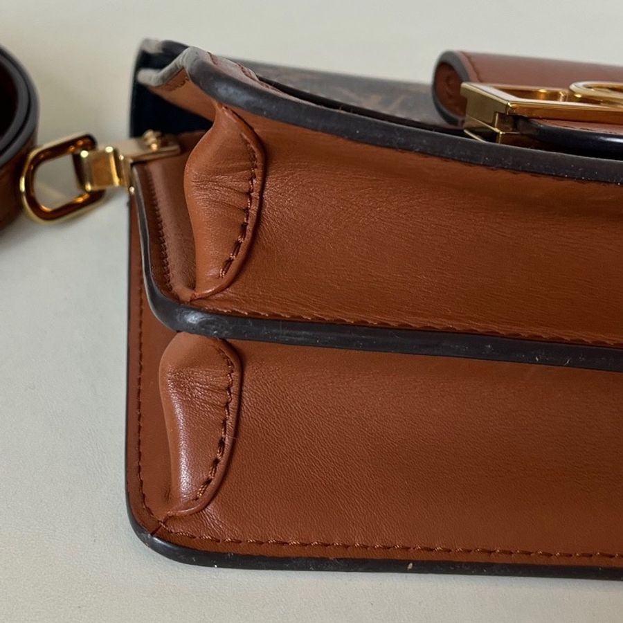 Louis Vuitton 路易威登 老花達芙妮小號 有肩帶 尺寸:19.5*16*9。-10