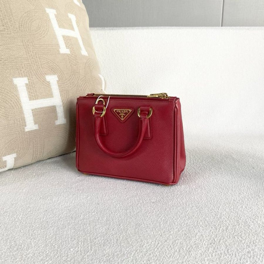 Prada mini殺手包 紅色牛皮 17*13*8 98新配件肩帶 塵袋-3