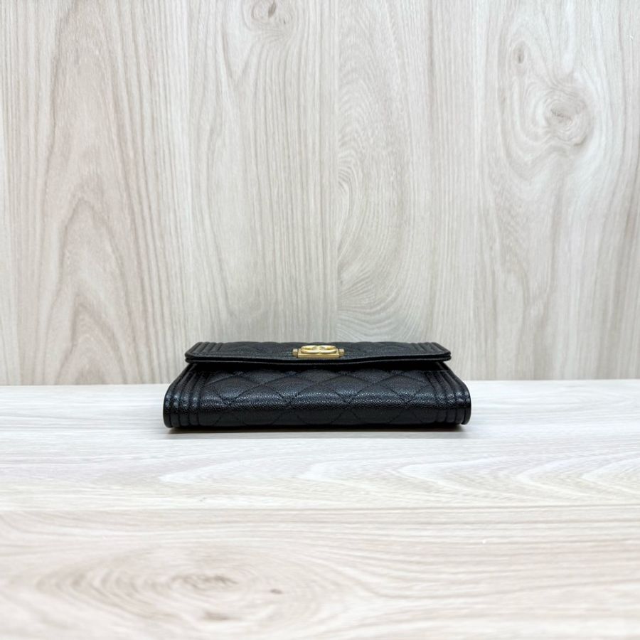 CHANEL🖤黑金荔枝牛皮BOY中夾-4