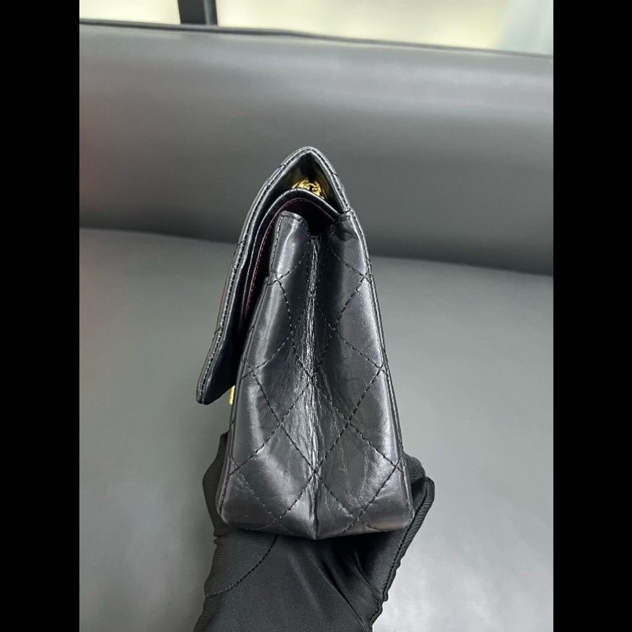 Chanel 2.55 medium
Black x ghw-17