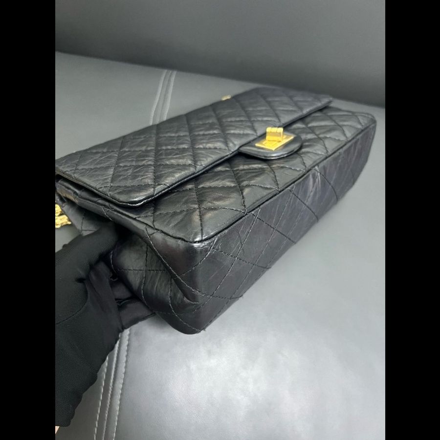 Chanel 2.55 medium
Black x ghw-22