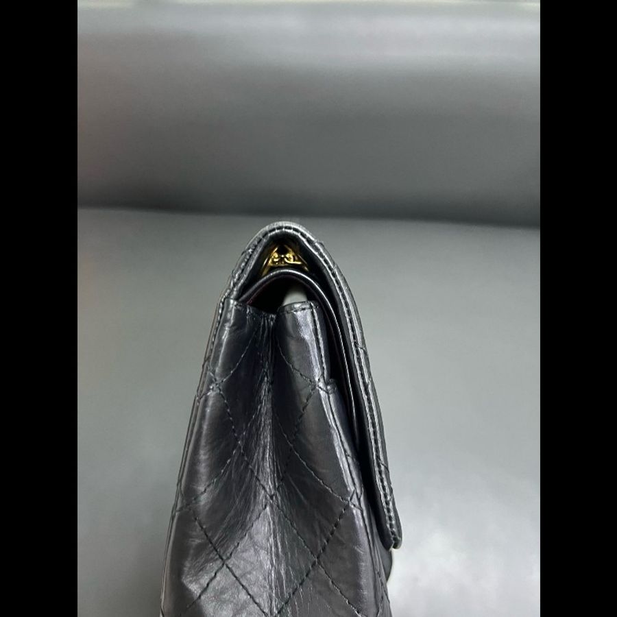 Chanel 2.55 medium
Black x ghw-23