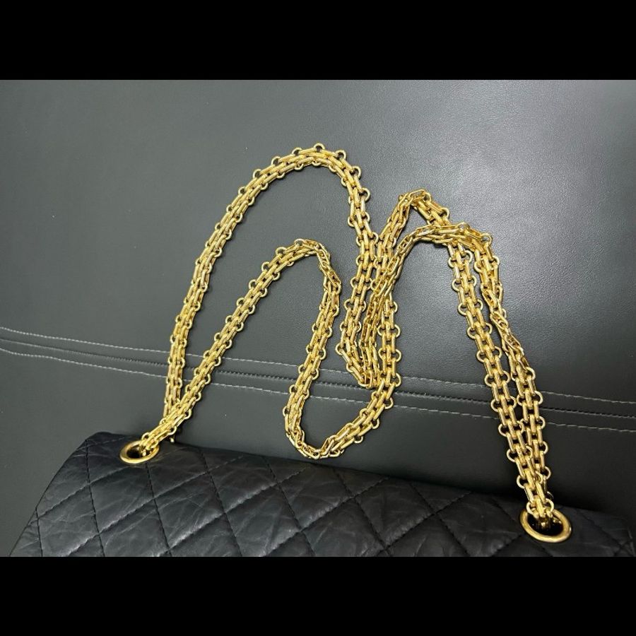 Chanel 2.55 medium
Black x ghw-26