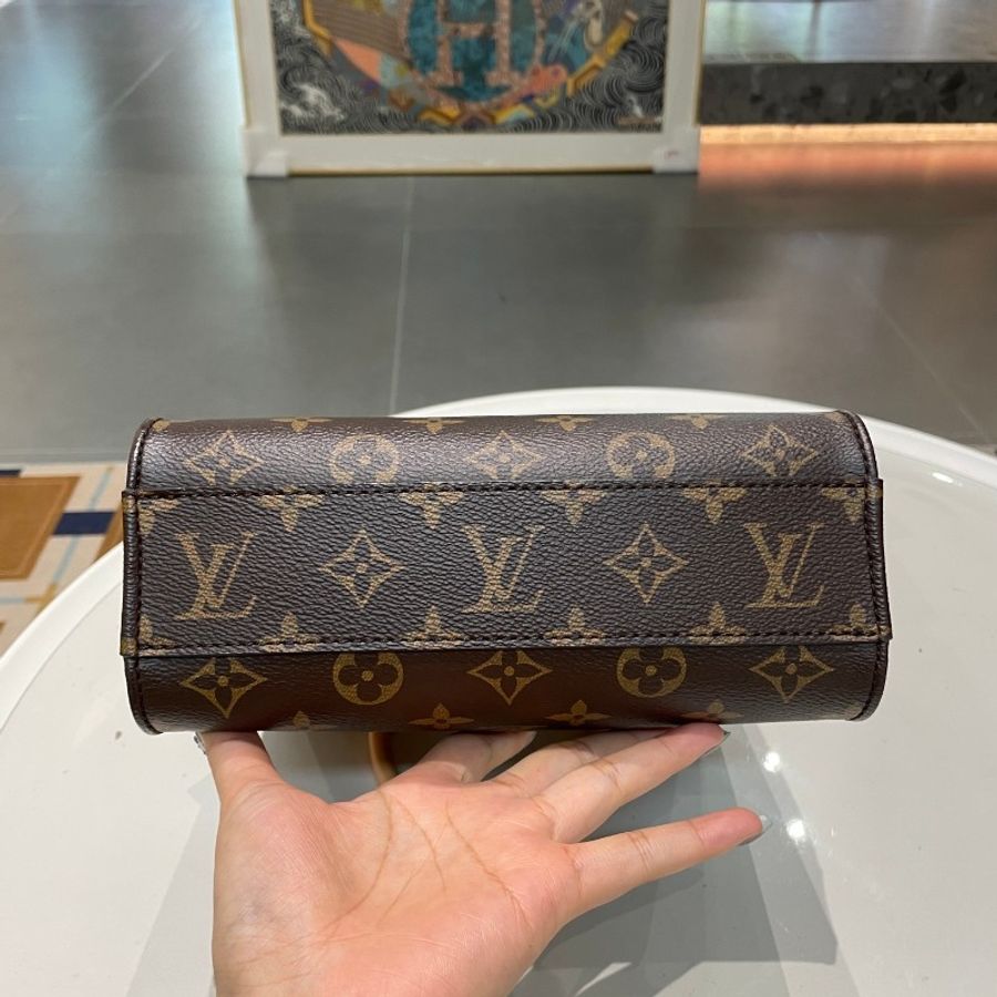 芯片款LV路易威登Petit Sac Plat新款侧边扣琴谱BB手提斜挎包21*22*9-20