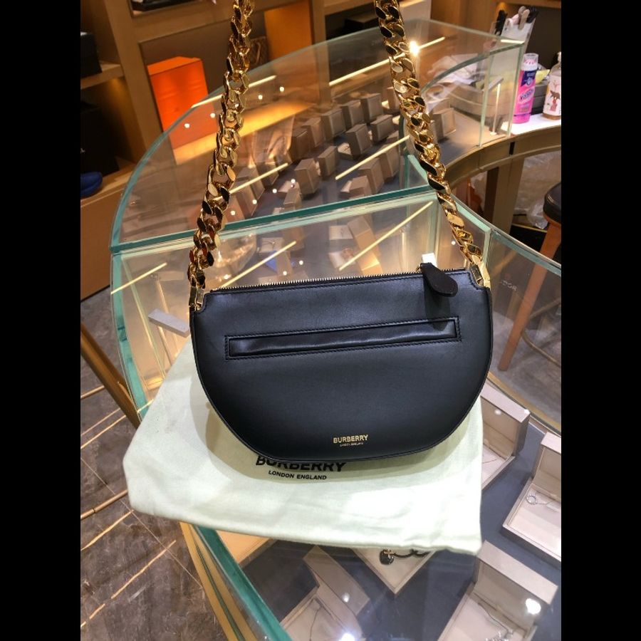 BURBERRY巴寶莉奧林匹克腋下鏈條包,金色鏈條,黑色皮革 成色9新-0