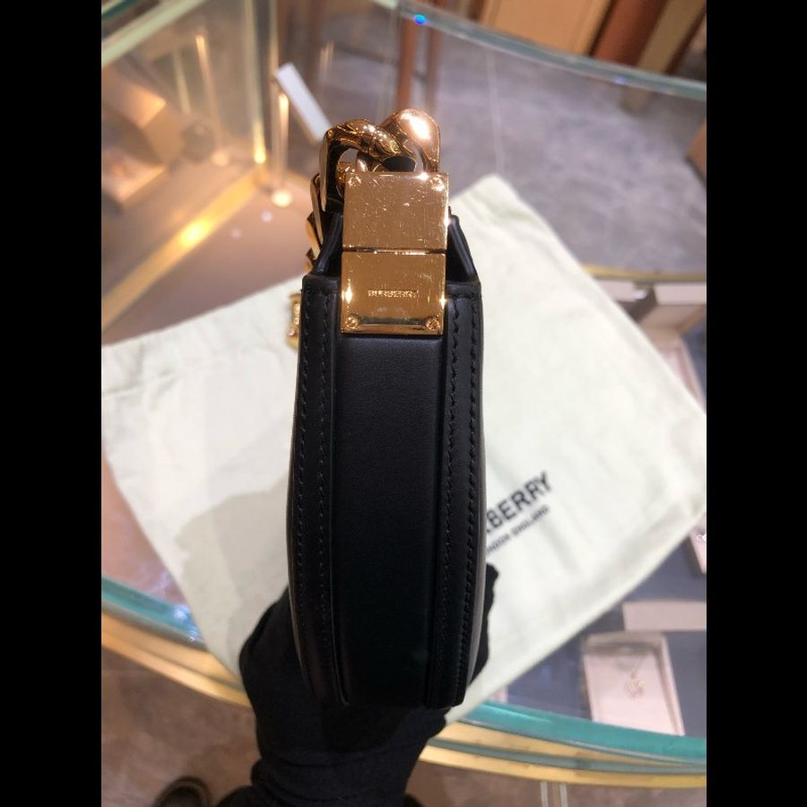BURBERRY巴寶莉奧林匹克腋下鏈條包,金色鏈條,黑色皮革 成色9新-5