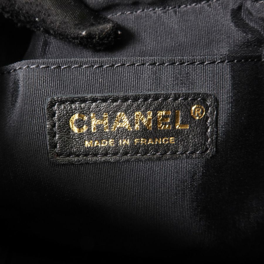 CHANEL 牛仔布料Mood Logo Printed Bucket鏈帶肩背袋-5