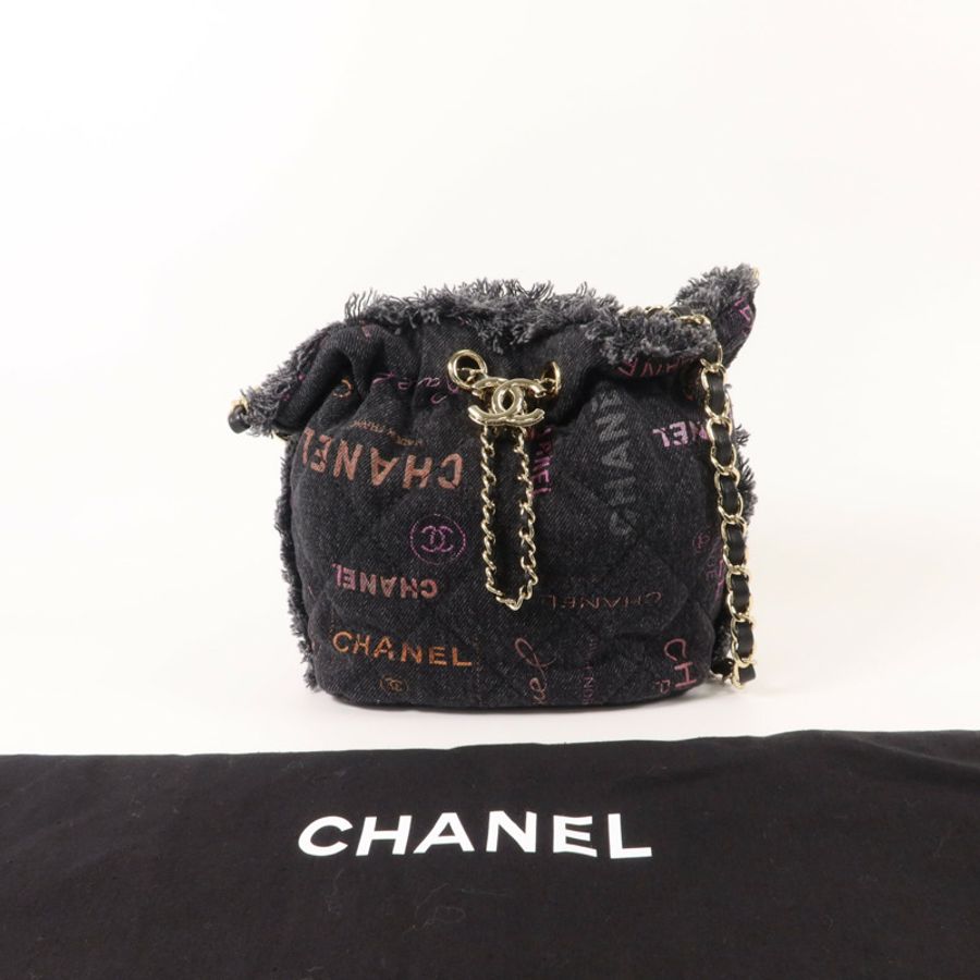 CHANEL 牛仔布料Mood Logo Printed Bucket鏈帶肩背袋-8