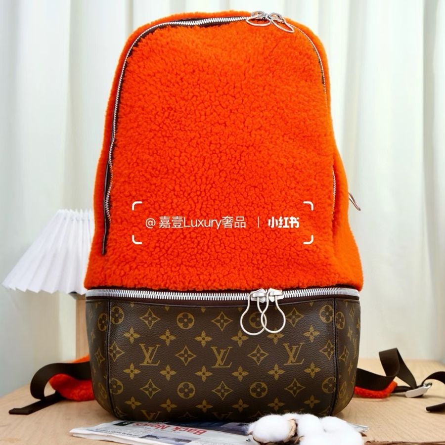 Louis Vuitton & Marc Newson • 160週年橘色羊羔毛拼老花後背包-3