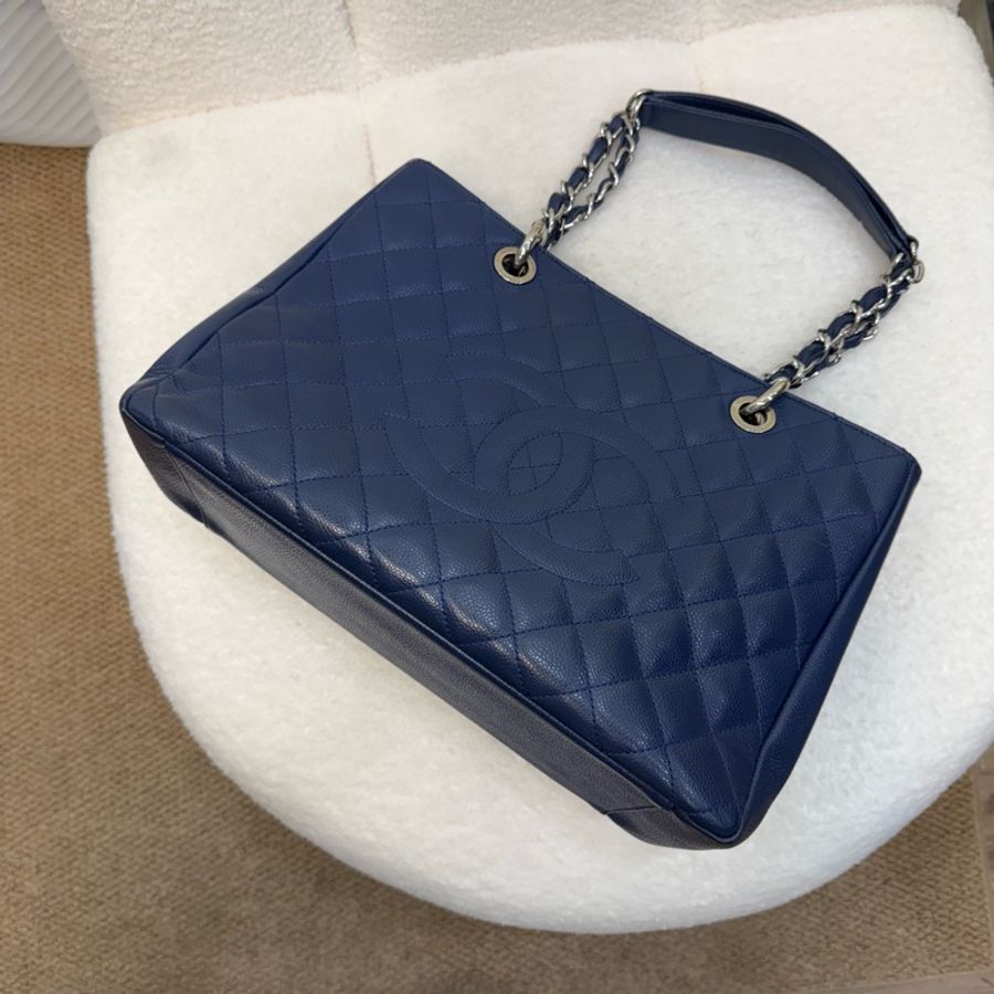 Chanel 深藍荔枝牛皮銀釦GST-2