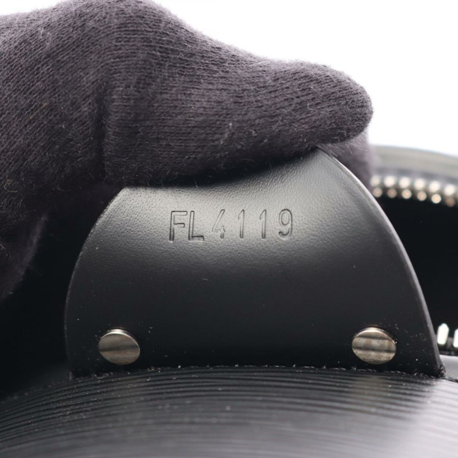 路易威登 Cannes 單肩斜背化妝包 M52226 Epi Noir 二手 LV-4